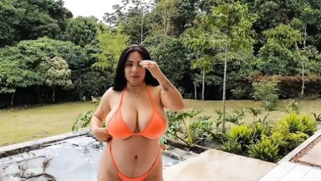 Big Boobs huge areolas horny bikini babe Kim Velez