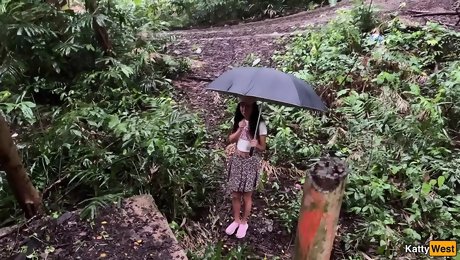 Picked up a Lost Girl in the Forest and Fucked Her in an Abandoned Villa