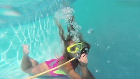 Cute Teen Irina Poplavok Swims Naked Underwater